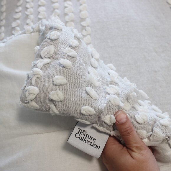 Comforter and 2 Shams. The pure Collection By Indigo Gray White Pom Pom Texture - Picture 4 of 6